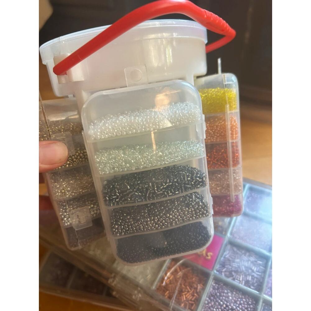 Large lot of beads seed beads / glass / pendants 4 boxes full - Picture 10 of 10